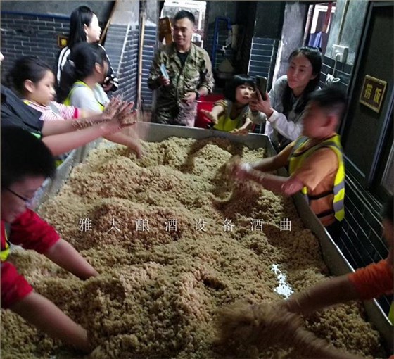 讓客戶參與一起釀酒，體驗式營銷